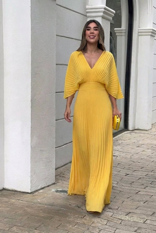 Lucia | Elegant pleated maxi dress